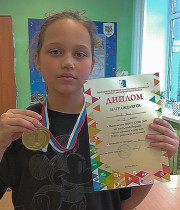 Ученица 5В класса - победительница Первенства школы по вольной борьбе.