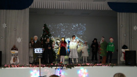 &quot;Студия театралов&quot; нашей школы представила премьеру спектакля &quot;Новогодняя ночь&quot;.
